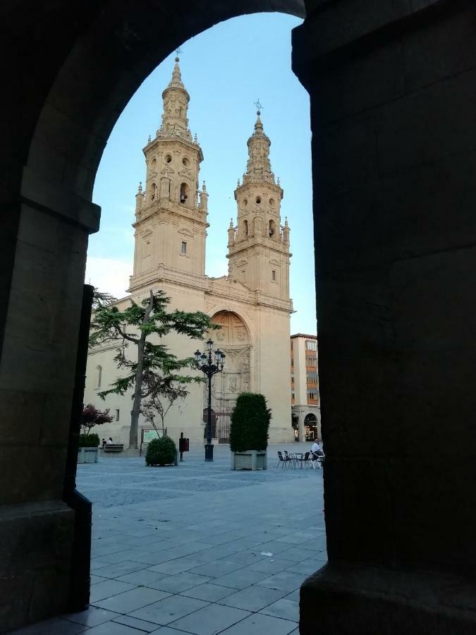 Apartamento Turístico Santiago Logrono Luaran gambar